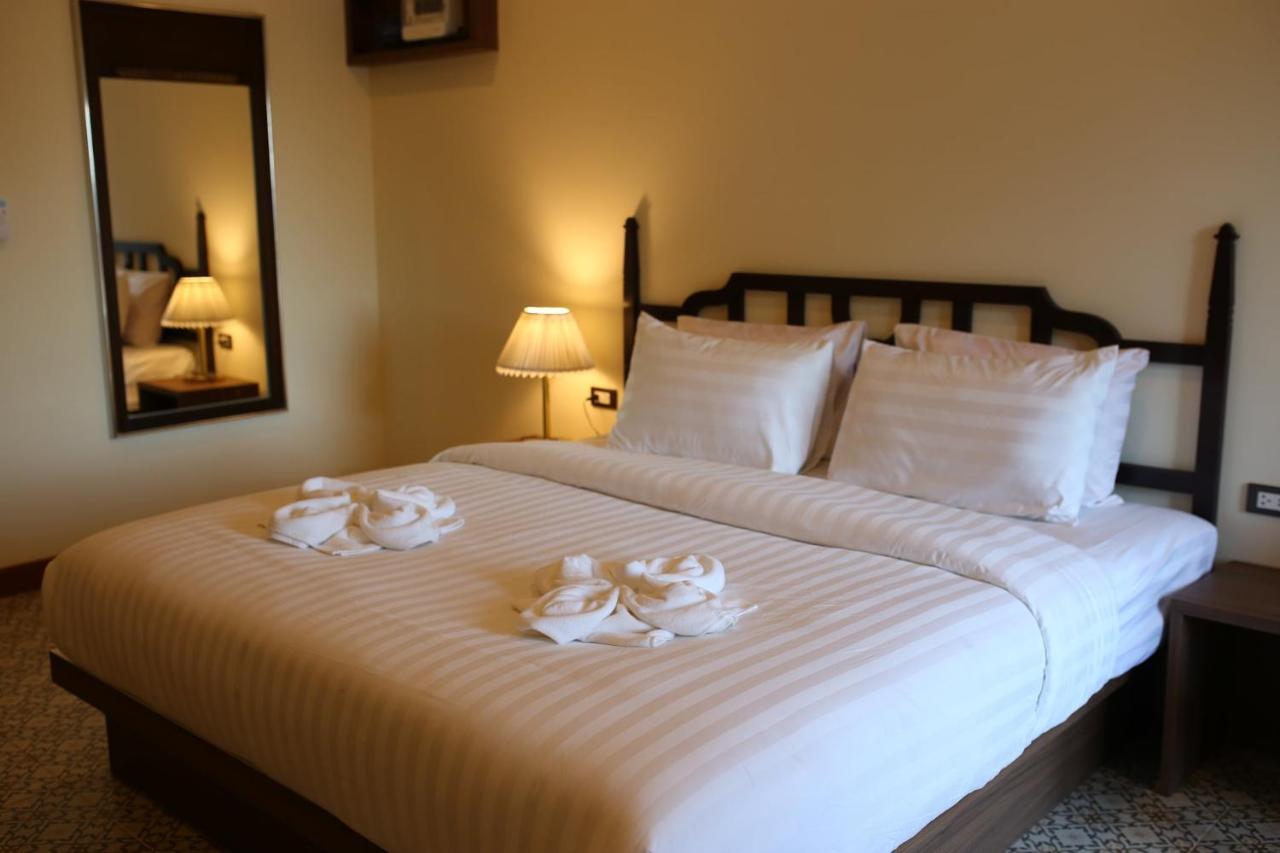 Baan Chao Khun Hotel Ban Khlong Lat Bua Khao Exteriör bild